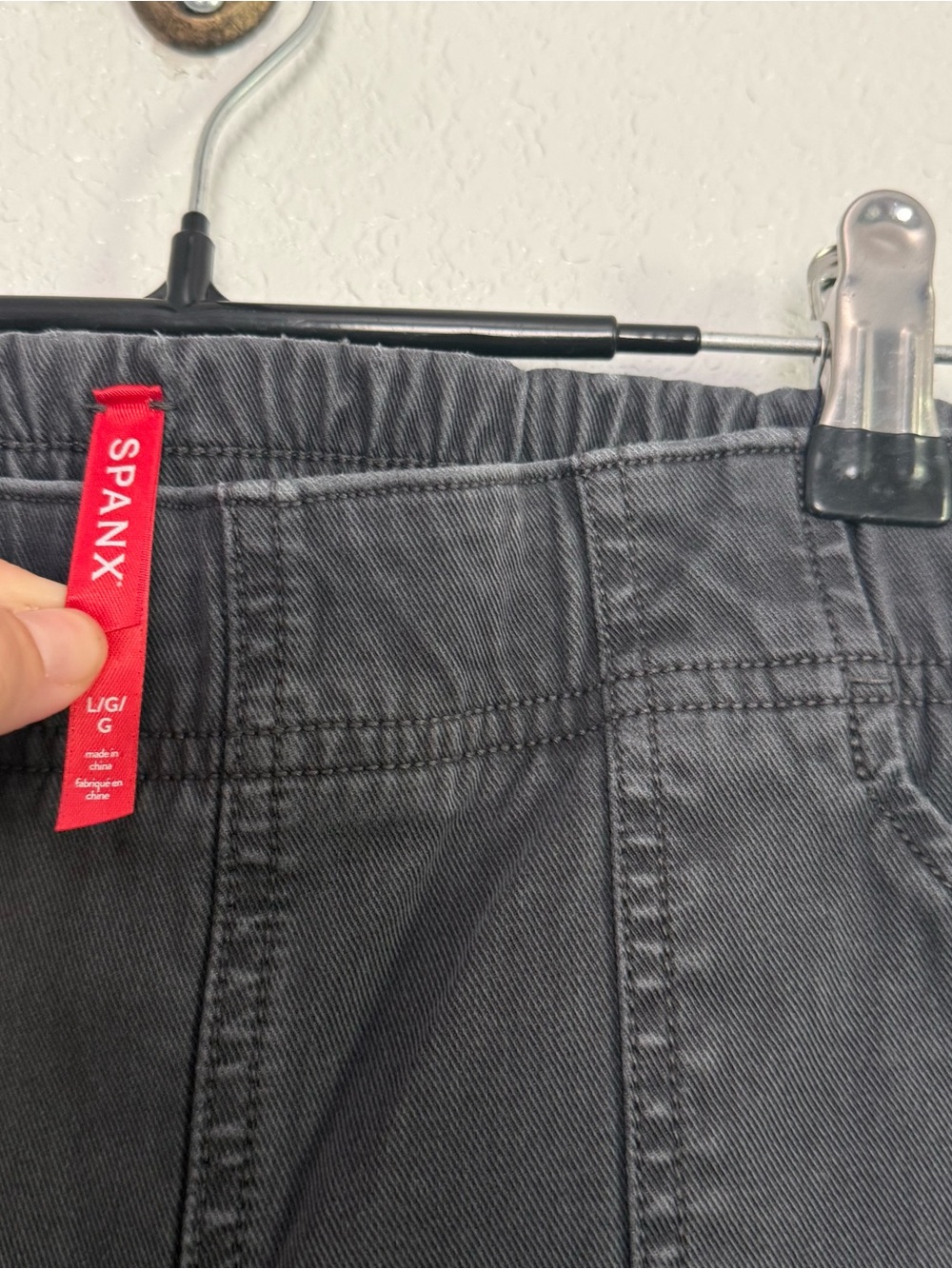 Spanx Stretch Twill Cargo Joggers Pants in Gray Large - Picture 5 of 6